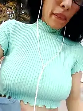 Snapshot of chloewildd_ chatting on September 12, 2025, 9:47 pm chloewildd online show from September 12, 2025, 9:47 pm
