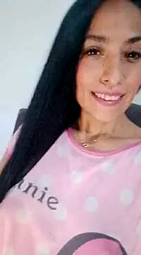 Snapshot of chloewildd_ chatting on December 18, 2024, 4:53 am chloewildd online show from December 18, 2024, 4:53 am