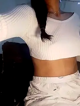 Snapshot of chloewildd_ chatting on December 15, 2024, 7:24 am chloewildd online show from December 15, 2024, 7:24 am
