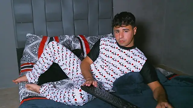 beautiful james online show from January 31, 2025, 2:37 am