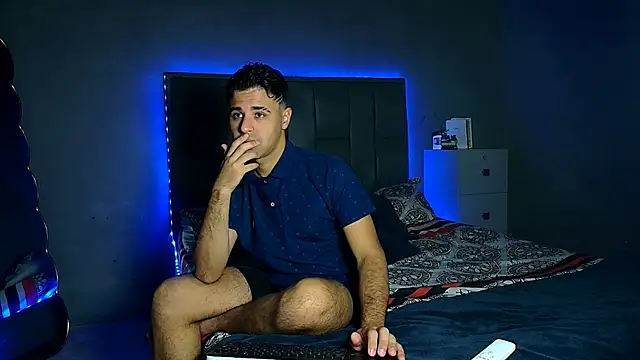 beautiful james online show from December 18, 2025, 10:46 pm