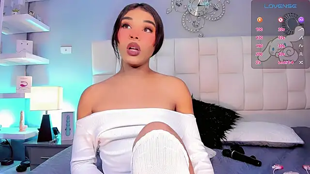 Snapshot of ValentinaMarinn chatting on March 8, 2025, 11:49 pm ValentinaMarinn online show from March 8, 2025, 11:49 pm