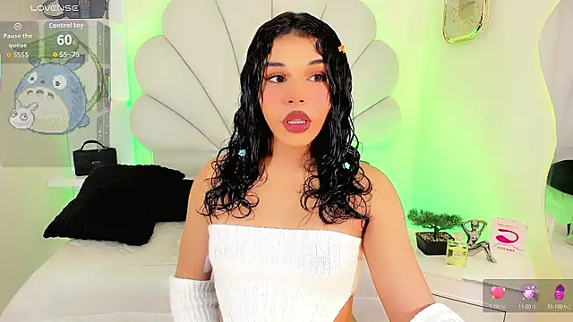 Snapshot of ValentinaMarinn chatting on September 25, 2025, 8:59 pm ValentinaMarinn online show from September 25, 2025, 8:59 pm