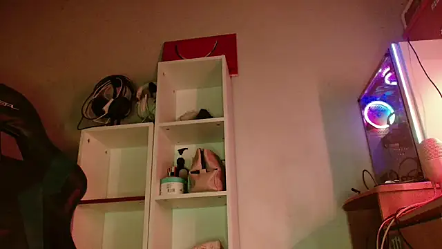 DirtyDi97 online show from December 17, 2025, 2:49 am