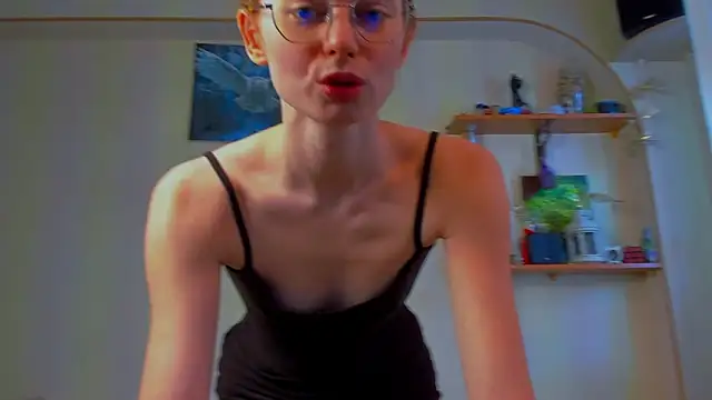 Fire Luna online show from February 15, 2026, 5:52 am