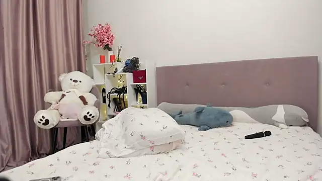 Snapshot of Shadow_Dance chatting on October 15, 2025, 3:20 pm Shadow Dance online show from October 15, 2025, 3:20 pm