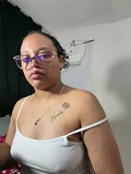 Snapshot of angela_angels_ chatting on June 11, 2026, 2:53 am angela angels online show from June 11, 2026, 2:53 am
