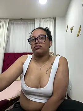 Snapshot of angela_angels_ chatting on January 13, 2025, 6:27 am angela angels online show from January 13, 2025, 6:27 am