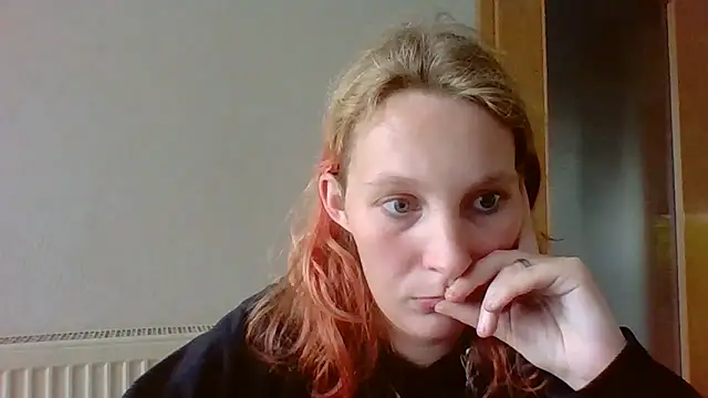 Bunnygirl3107 online show from December 1, 2025, 1:23 pm