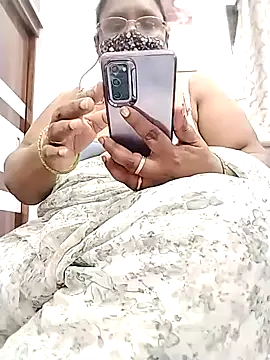 Snapshot of Pushpavathi_78 chatting on October 16, 2025, 5:32 pm Pushpavathi 78 online show from October 16, 2025, 5:32 pm