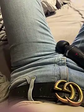 Ana-05 online show from December 15, 2025, 8:03 pm