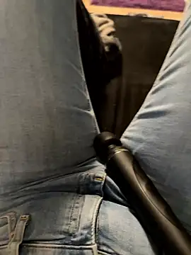 Snapshot of Ana-05 chatting on January 16, 2026, 1:37 pm Ana-05 online show from January 16, 2026, 1:37 pm