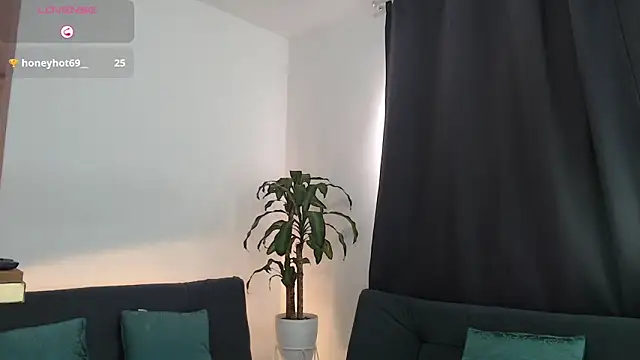 Snapshot of Susana_Rios11 chatting on November 5, 2025, 12:19 pm Susana Rios11 online show from November 5, 2025, 12:19 pm