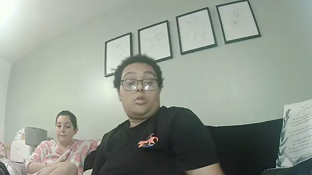 vanilla chocolate23 online show from November 23, 2025, 11:53 am