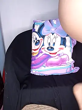 Snapshot of Loolly chatting on November 29, 2025, 7:14 pm Loolly online show from November 29, 2025, 7:14 pm