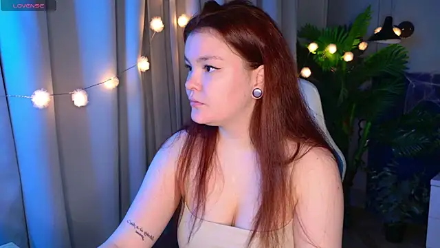 Snapshot of EnnySunrise chatting on October 16, 2025, 7:00 pm EnnySunrise online show from October 16, 2025, 7:00 pm
