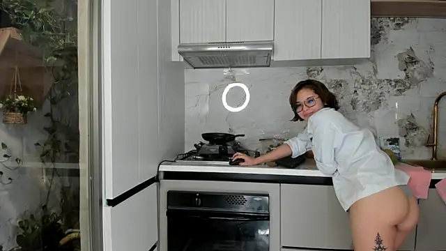 Snapshot of Hellen_coy chatting on February 9, 2025, 6:47 pm Hellen coy online show from February 9, 2025, 6:47 pm