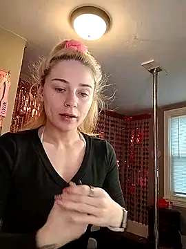 Snapshot of lexybabyxo chatting on February 10, 2026, 12:37 pm lexybabyxo online show from February 10, 2026, 12:37 pm