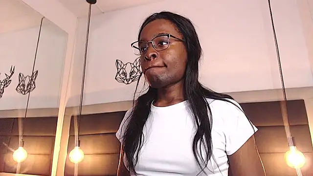 candy lovee69 online show from April 8, 2026, 9:27 pm