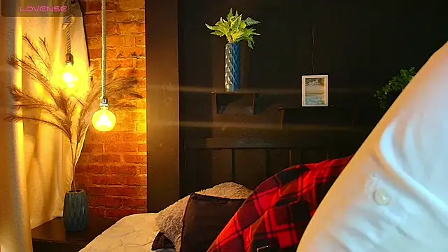 sahra taylor  online show from March 25, 2026, 1:54 pm