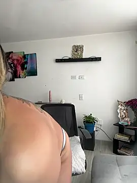 Snapshot of _Maraa chatting on February 19, 2026, 5:32 pm Maraa online show from February 19, 2026, 5:32 pm