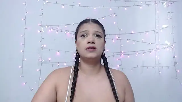 Snapshot of Nicol_Love0 chatting on March 14, 2025, 2:08 pm Nicol Love0 online show from March 14, 2025, 2:08 pm