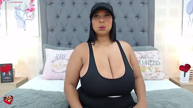 Snapshot of JoslinEvans chatting on March 10, 2025, 12:06 pm JoslinEvans online show from March 10, 2025, 12:06 pm