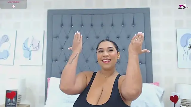 Snapshot of JoslinEvans chatting on October 30, 2025, 12:25 pm JoslinEvans online show from October 30, 2025, 12:25 pm