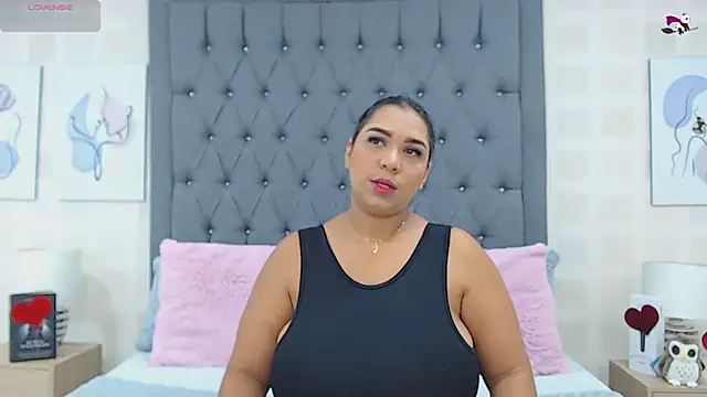 Snapshot of JoslinEvans chatting on October 24, 2025, 12:26 pm JoslinEvans online show from October 24, 2025, 12:26 pm