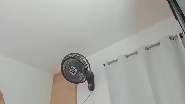 Snapshot of GilberMxx chatting on April 16, 2026, 10:38 am GilberMxx online show from April 16, 2026, 10:38 am