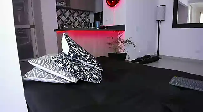 Snapshot of tony_muscle chatting on March 3, 2025, 2:33 am tony muscle online show from March 3, 2025, 2:33 am