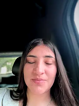 Snapshot of AhriCutte chatting on October 24, 2025, 5:23 pm AhriCutte online show from October 24, 2025, 5:23 pm