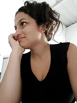 Snapshot of girl_milk1 chatting on February 7, 2025, 3:52 pm girl milk1 online show from February 7, 2025, 3:52 pm