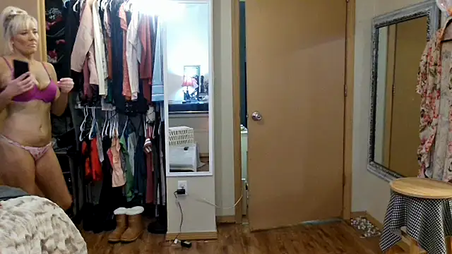 BluEyeGemini333 online show from September 27, 2025, 7:53 pm