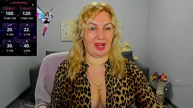 Snapshot of Lili_Crossi chatting on November 11, 2025, 6:41 am Lili Crossi online show from November 11, 2025, 6:41 am