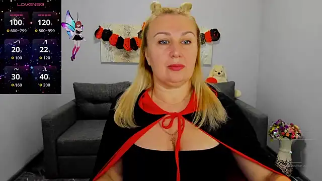 Snapshot of Lili_Crossi chatting on October 31, 2025, 6:54 am Lili Crossi online show from October 31, 2025, 6:54 am