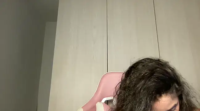 Susandolls online show from February 26, 2025, 10:15 pm