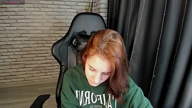 Snapshot of Tonya_Gray chatting on February 17, 2025, 8:30 am Tonya Gray online show from February 17, 2025, 8:30 am