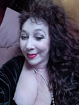 GypsyEsmeralda online show from February 6, 2026, 11:39 am