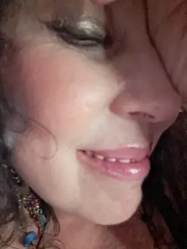 Snapshot of GypsyEsmeralda chatting on April 28, 2026, 7:18 pm GypsyEsmeralda online show from April 28, 2026, 7:18 pm