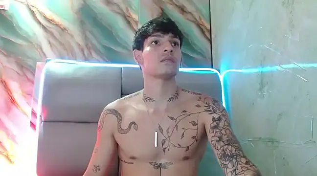 Apolo Hidalgo01 online show from March 13, 2025, 4:45 pm