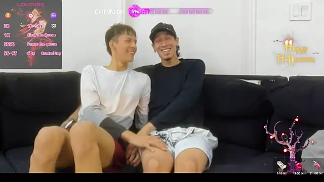 Snapshot of StrawwBoys chatting on November 16, 2025, 8:13 pm StrawwBoys online show from November 16, 2025, 8:13 pm