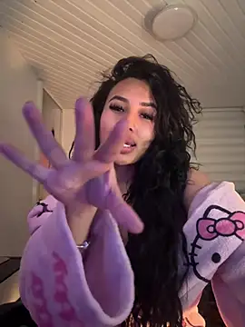 Snapshot of Anily_Lovely chatting on May 13, 2026, 12:06 am Anily Lovely online show from May 13, 2026, 12:06 am