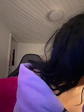 Snapshot of Anily_Lovely chatting on May 6, 2026, 11:53 pm Anily Lovely online show from May 6, 2026, 11:53 pm