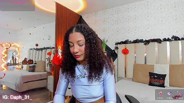 Snapshot of Daphnne_tay chatting on October 20, 2025, 3:30 am Daphnne tay online show from October 20, 2025, 3:30 am