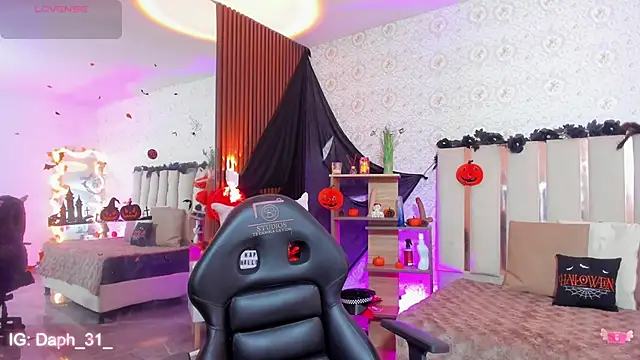 Snapshot of Daphnne_tay chatting on October 23, 2025, 7:23 pm Daphnne tay online show from October 23, 2025, 7:23 pm