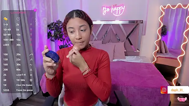 Snapshot of Daphnne_tay chatting on March 8, 2025, 3:28 am Daphnne tay online show from March 8, 2025, 3:28 am