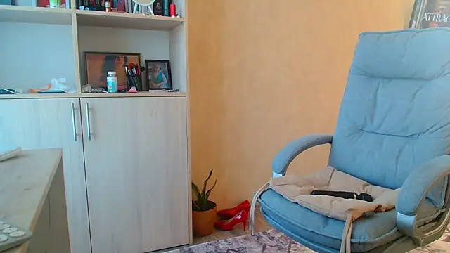 Snapshot of Brionia chatting on September 14, 2025, 5:52 am Brionia online show from September 14, 2025, 5:52 am