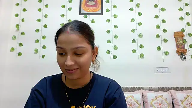 Aleena Rai online show from November 16, 2025, 7:46 am
