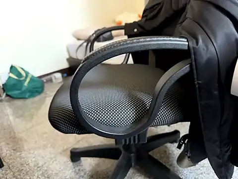 Snapshot of Ryan67533 chatting on January 25, 2025, 4:56 am Ryan67533 online show from January 25, 2025, 4:56 am